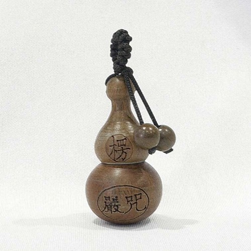 緑檀のひょうたん　大　高さ4.7cm